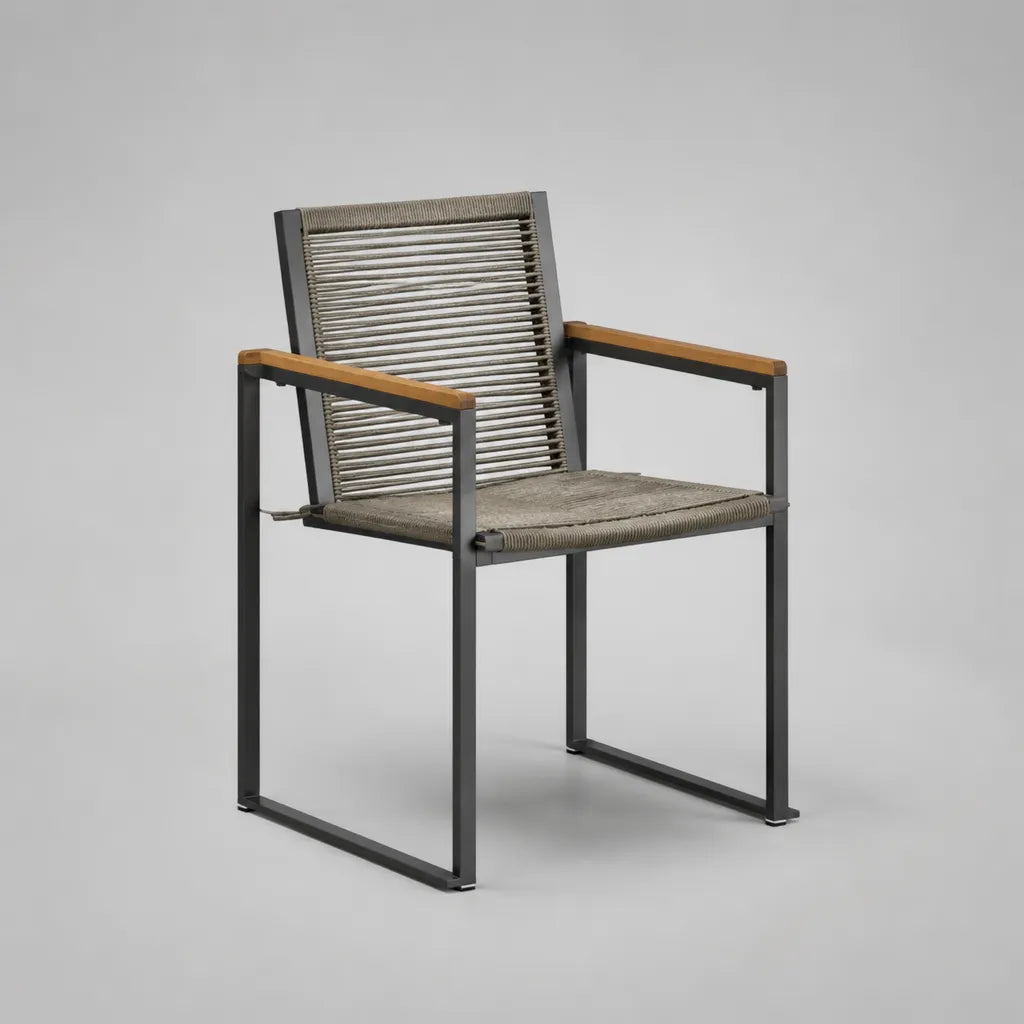 Chaise de jardin avec accoudoirs, cadre en acier, câble en PE et armatures en bois, anthracite/gris/brun naturel, 58 × 61 × 86 cm