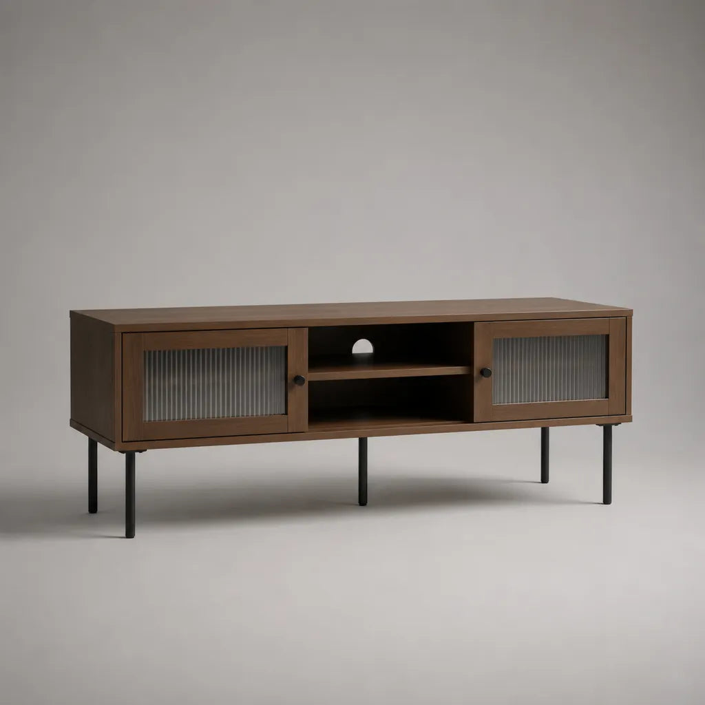 Meuble TV bas en MDF, métal et verre cannelé avec 2 portes, 2 compartiments ouverts et passage par câble, brun noyer/noir/gris, 150 × 40 × 60 cm