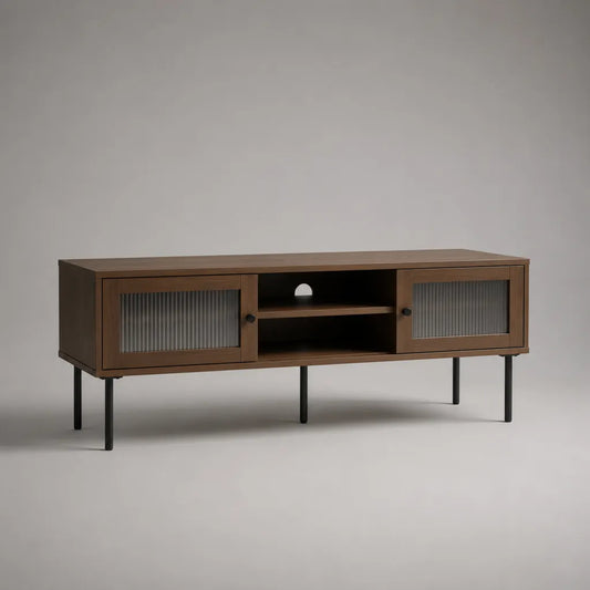 Meuble TV bas en MDF, métal et verre cannelé avec 2 portes, 2 compartiments ouverts et passage par câble, brun noyer/noir/gris, 150 × 40 × 60 cm