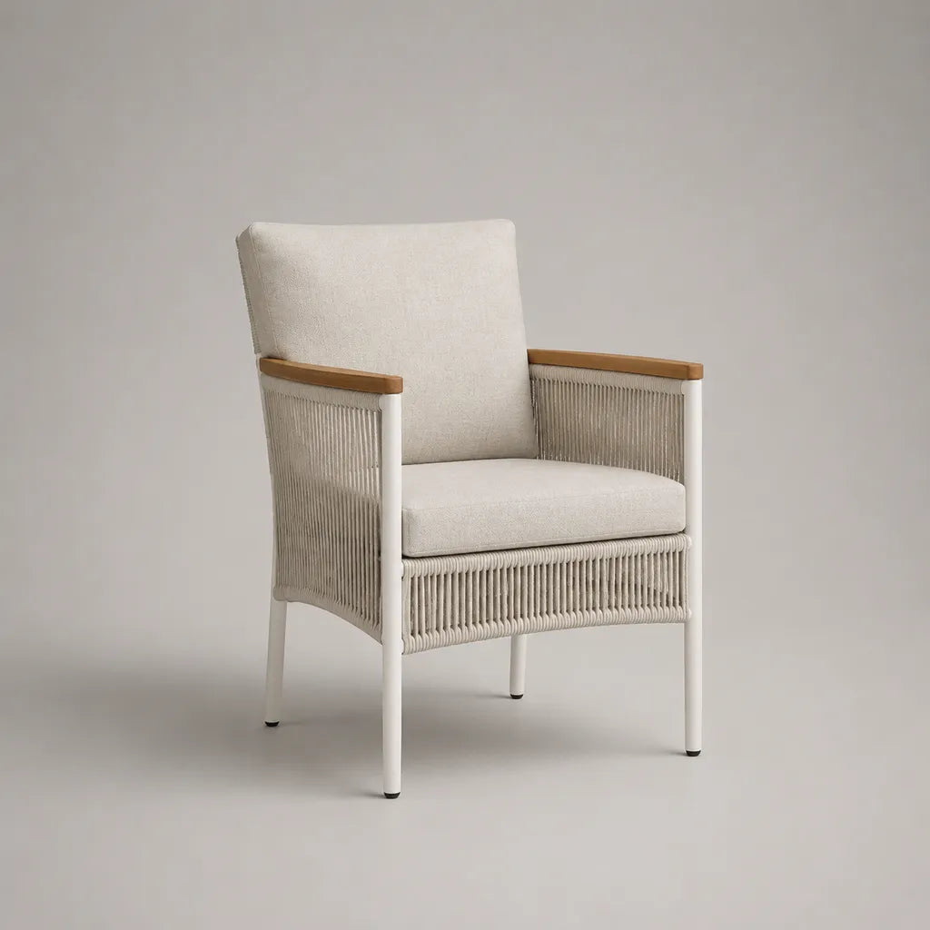Chaise de jardin avec accoudoirs, cadre en aluminium, câble polyester, bois d'acacia et oreiller, blanc cassé, 62 × 67 × 85 cm